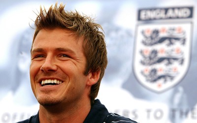 爱游戏精华-凯恩这传球找到队友脚下